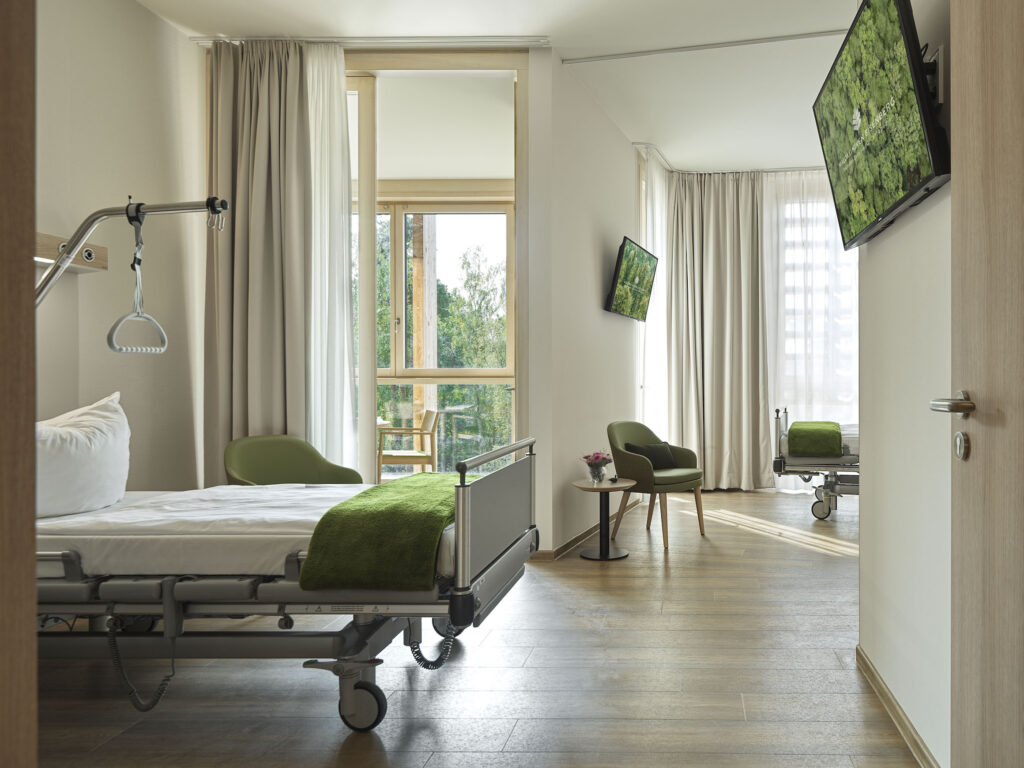 Healing Architecture - Blick in einen Raum der Waldkliniken Eisenberg
