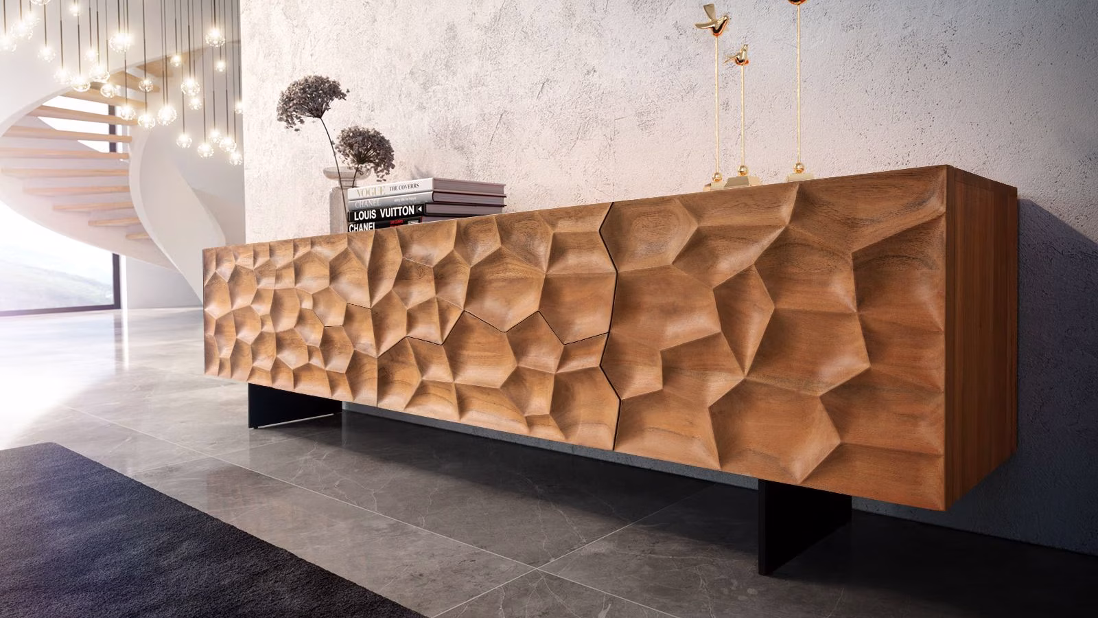 lowboard massivholz akazie mit 3d fronten in wabenoptik, darauf ein paar Bücher und Pflanzen und im Hintergrund eine geschwungene Treppe, vorne ein Teppich